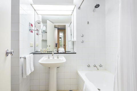 Crowne Plaza Canberra, An IHG Hotel - Holiday Jervis Bay 26