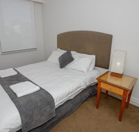 Bond 1603 - Holiday Jervis Bay