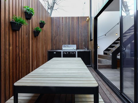 Boutique Stays - County Down, Contemporary Port Melbourne Home - Holiday Jervis Bay 1