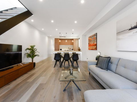 Boutique Stays - County Down, Contemporary Port Melbourne Home - Holiday Jervis Bay 2