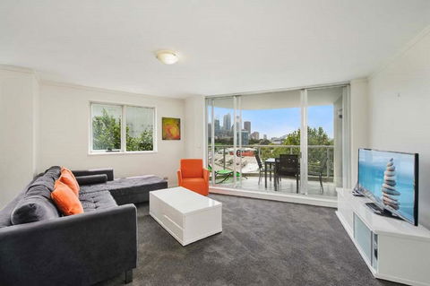 Bridge And Sails - Views Of The Bridge And Opera House From This Executive 2BR Apartment In Darlinghurst - Holiday Jervis Bay 0
