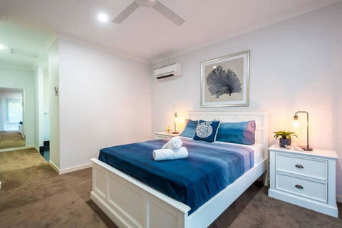 Broadbeach Waters Home With Private Pool - Holiday Jervis Bay 3