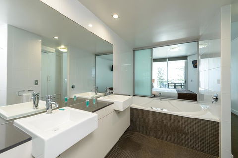C Bargara Resort - Holiday Jervis Bay 2