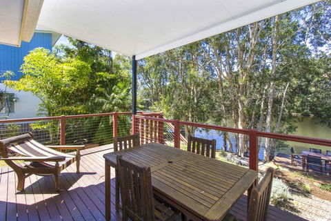 CABARITA BEACH BLISS - HOLIDAY HOME ON THE LAKE - Holiday Jervis Bay 3
