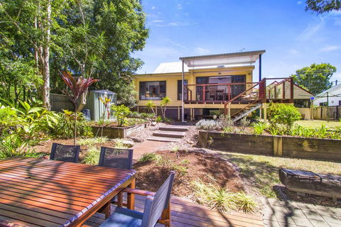 CABARITA BEACH BLISS - HOLIDAY HOME ON THE LAKE - Holiday Jervis Bay 0