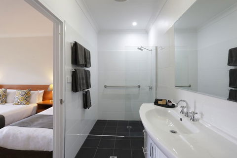 Cadman Motor Inn And Apartments - Holiday Jervis Bay 3