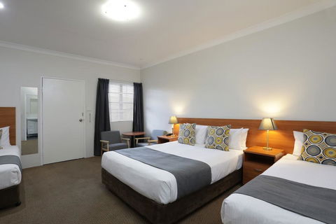 Cadman Motor Inn And Apartments - Holiday Jervis Bay 2