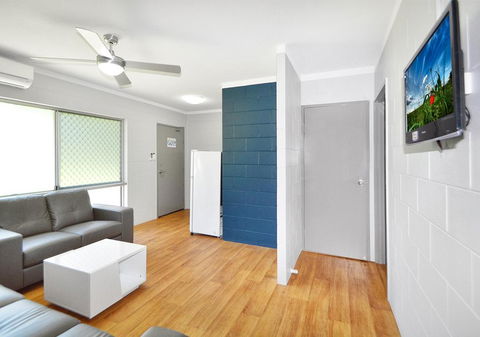 Cairns Adventure Lodge - Includes All Meals Served In The Dining Hall - Holiday Jervis Bay 1