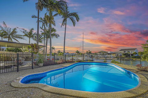 CANAL HOME NEAR MOOLOOLABA - Holiday Jervis Bay 1