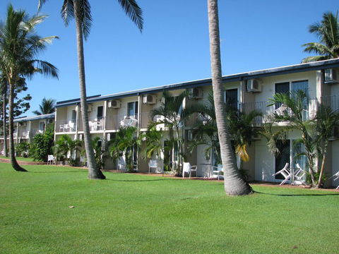 Cardwell Beachcomber Motel & Tourist Park - Holiday Jervis Bay 0