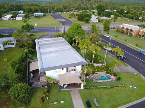 Cardwell Beachfront Motel - Holiday Jervis Bay 1