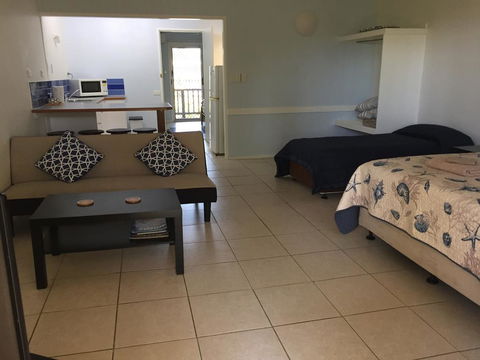 Cardwell Beachfront Motel - Holiday Jervis Bay 2