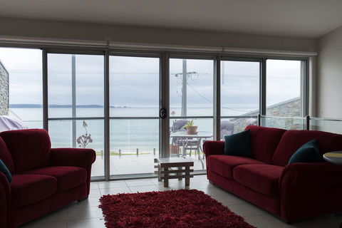 Casey's Beach Retreat - Holiday Jervis Bay 0