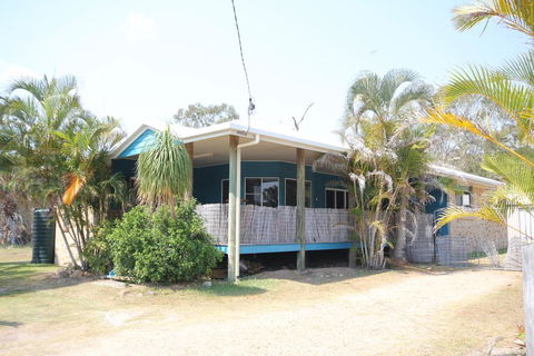 CASTAWAY BEACH HOUSE - Holiday Jervis Bay 0