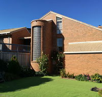 Castle stay at lakes entrance - Holiday Jervis Bay