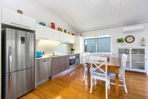 CASUARINA BEACH SHACKS 10 - Holiday Jervis Bay 2