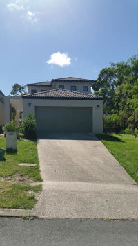 Central Gold Coast Large Modern Elevated House