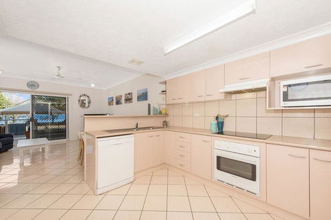 Champagne Apartment 2 - Holiday Jervis Bay 3