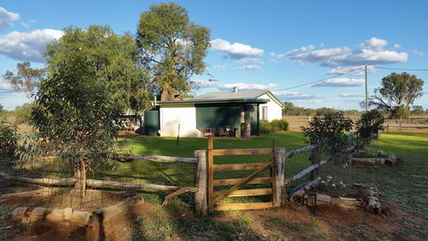Charleville Bush Cottage - Holiday Jervis Bay 0