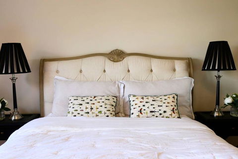 Charming & Cosy Home With City Views - Holiday Jervis Bay 3