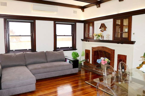 Charming & Cosy Home With City Views - Holiday Jervis Bay 0