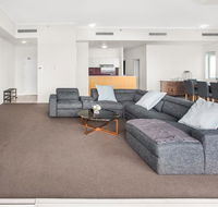 City-Centre Apartment With River Views and Balcony - Holiday Jervis Bay