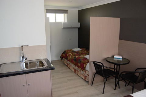 Civic Motor Inn - Holiday Jervis Bay 1