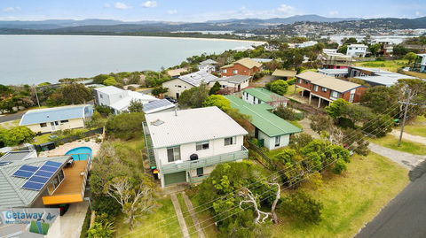Cliffhanger - Pet Friendly - Holiday Jervis Bay 0