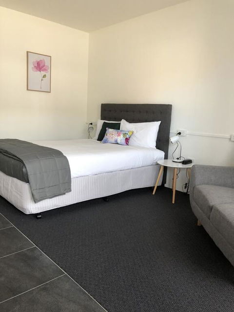 Commodore Motor Inn - Holiday Jervis Bay 2
