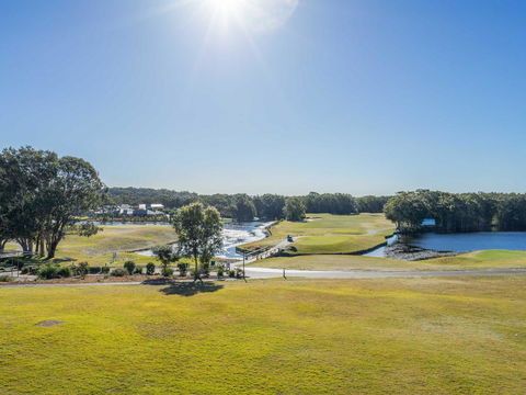 Condo 108 @ Horizons Resort & Golf, Stunning Course + Lake Views - Holiday Jervis Bay 3