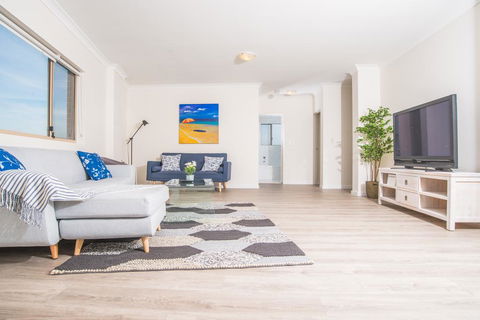 Convenient 2bed Rockdale APT Next To Station&Beach - Holiday Jervis Bay 0