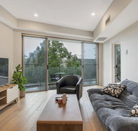 Convenient Apartment - 1 Min Walk To Train - Holiday Jervis Bay