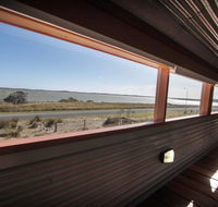 Coorong Aurora - breathtaking waterfront escape - Holiday Jervis Bay