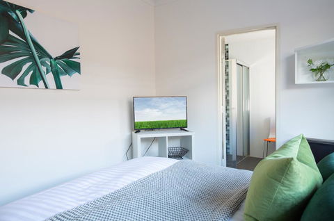 Cosy And Bright Studio Next To Westmead Hospital - Holiday Jervis Bay 1