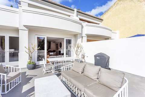 Cottesloe Aqua Retreat - Executive Escapes - Holiday Jervis Bay 0