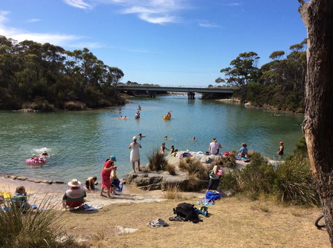 Crayfish Creek Van & Cabin Park - Holiday Jervis Bay 2
