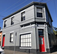 Cromwell Apartment - 3 Red Doors Battery Point - Holiday Jervis Bay