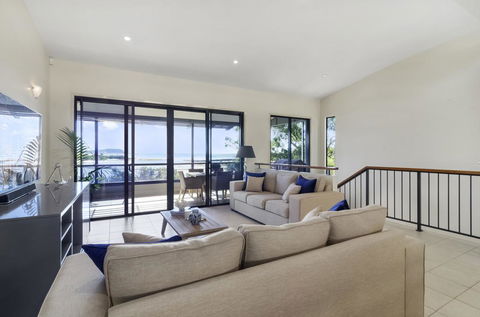 Currumbin Beachside Holiday Home - Holiday Jervis Bay 2