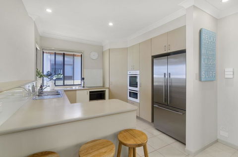 Currumbin Beachside Holiday Home - Holiday Jervis Bay 3