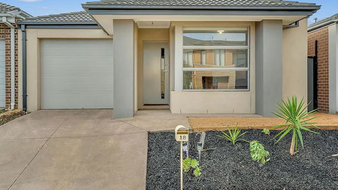 Daisy Villa - Close To Mel Airport & Hume Highway -Comfort - Holiday Jervis Bay 0