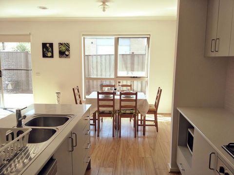 Daisy Villa - Close To Mel Airport & Hume Highway -Comfort - Holiday Jervis Bay 3