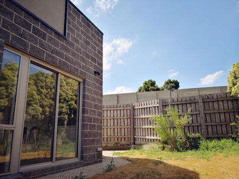 Delicate And Peaceful Bundoora Townhouse 10-R1 - Holiday Jervis Bay 1