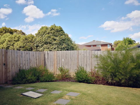Delicate And Peaceful Bundoora Townhouse 20-R2 - Holiday Jervis Bay 0