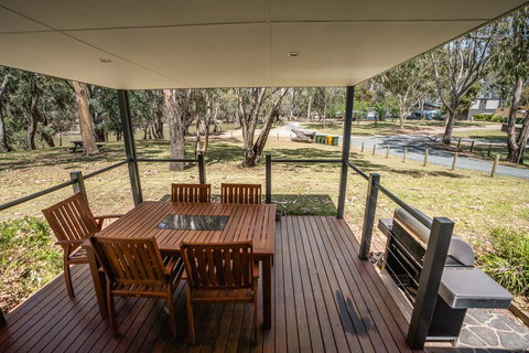 Deniliquin Riverside Caravan Park - Holiday Jervis Bay 1