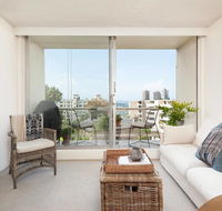 Elizabeth Bay Home with a View - Holiday Jervis Bay