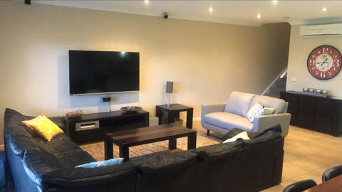 ELSINOR Townhouse 2 - Holiday Jervis Bay 2