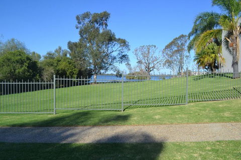 ELSINOR Townhouse 4 Mulwala - Holiday Jervis Bay 1
