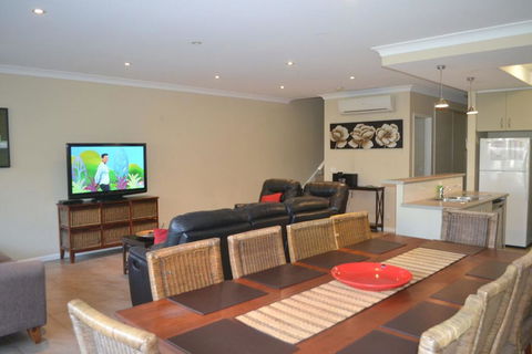 ELSINOR Townhouse 4 Mulwala - Holiday Jervis Bay 3