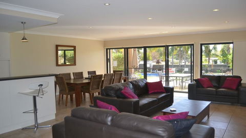 ELSINOR Townhouse 7 Mulwala - Holiday Jervis Bay 1