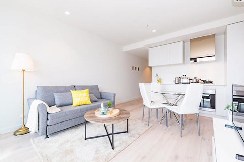 EQ Tower Luxury 1 Bedroom Central Melbourne - Holiday Jervis Bay 1